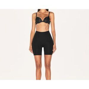 $108 NWT SKIMS HIP ENHANCING PADDED SHORTS SZ SMALL